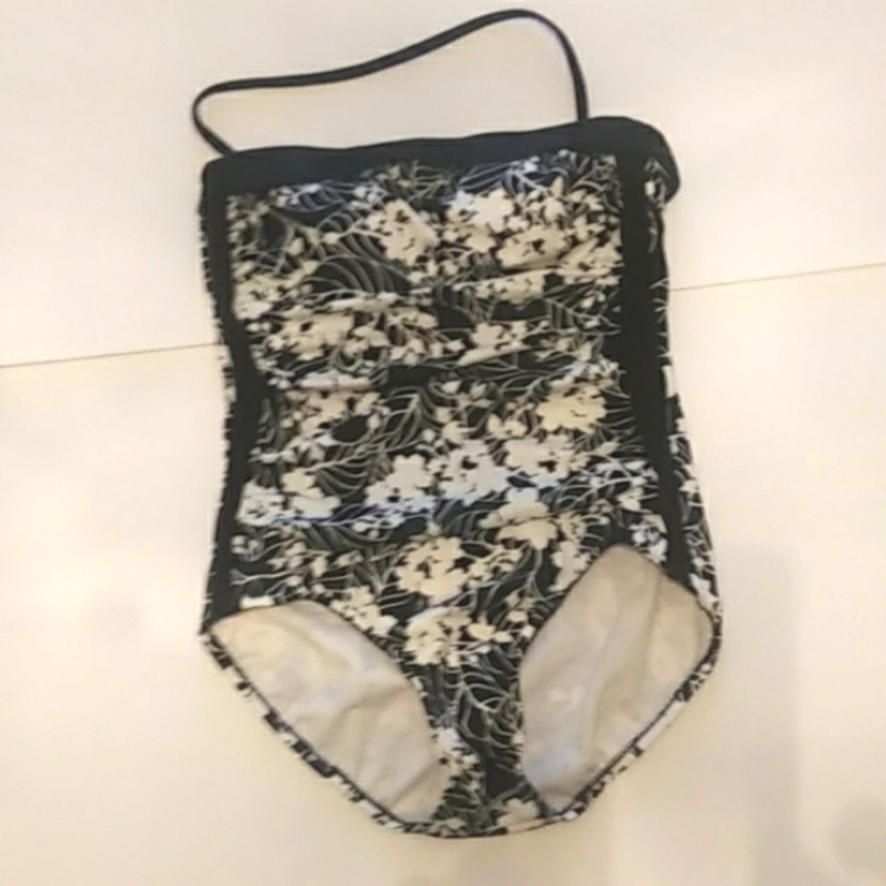 Paradise Bay Women's SZ 8 Black & White Floral One Piece Swimsuit Halter Style